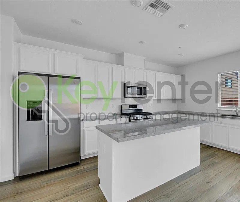 4 bed, 3.0 bath, 2403 sqft, $3,250 — Photo 2
