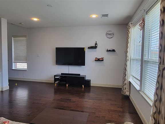 2nd image of 11105 Los Comancheros Rd