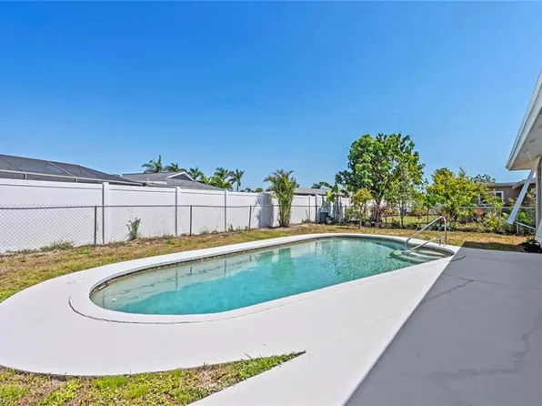 6874 Carmelle DR, FORT MYERS, FL 33919