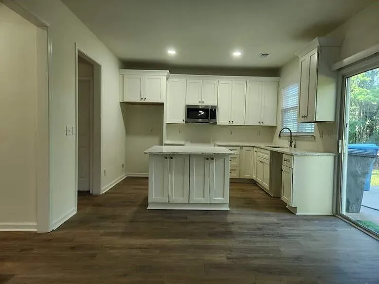 2025 Kyrle Ln — Photo 6