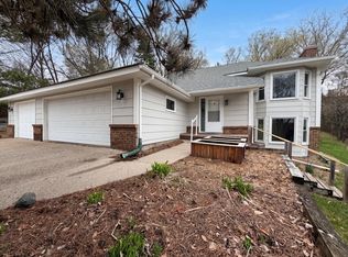 6475 Grand View Dr, Eden Prairie, MN 55346
