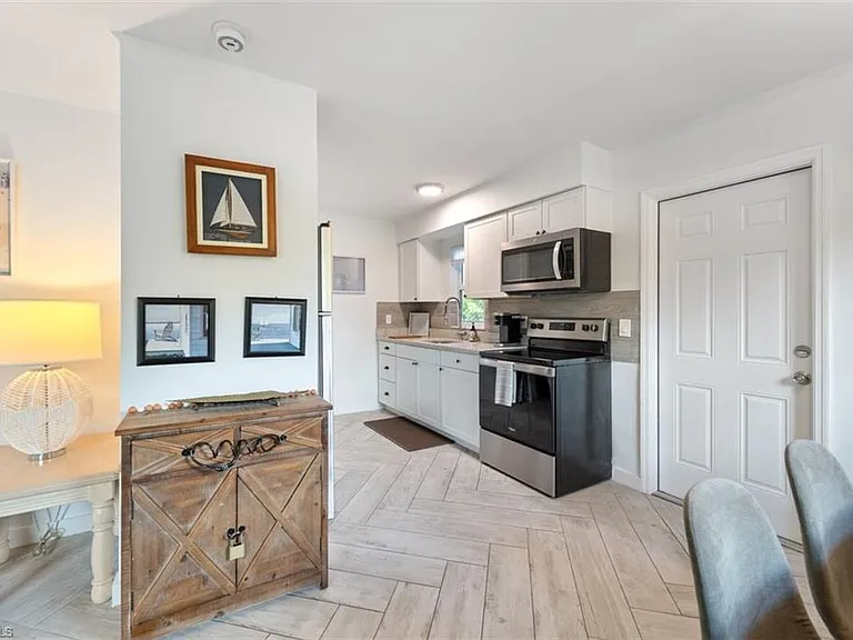 3365 Estey Ave — Photo 5
