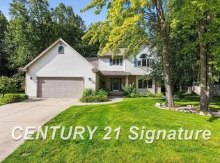 2617 Hearthstone Cir, Midland, MI 48642