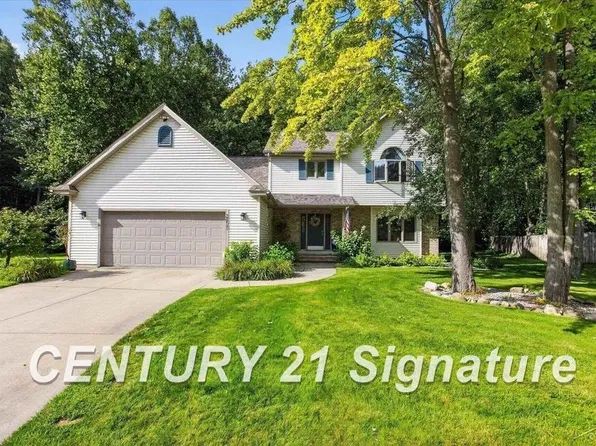 2617 Hearthstone Cir, Midland, MI 48642