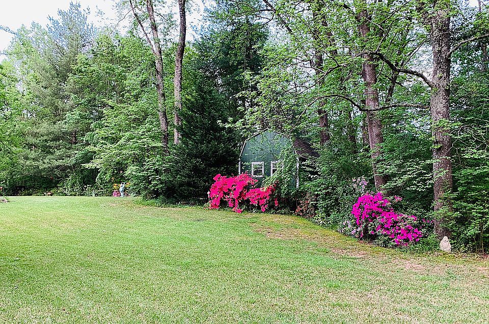 2nd image of 394 Grady Dr