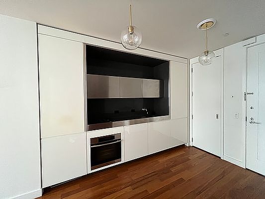 5th image of 15 William St APT 22G