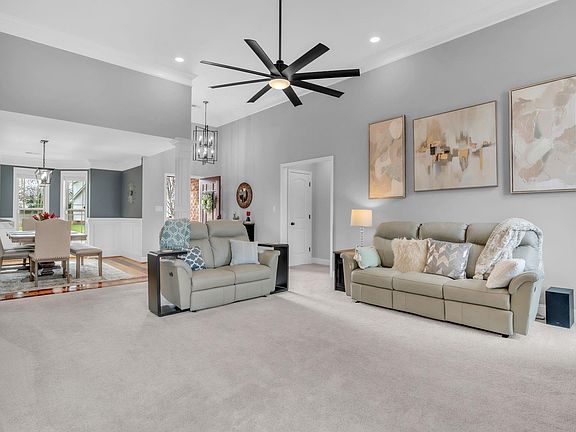 3rd image of 207 Poplar Ridge Rd