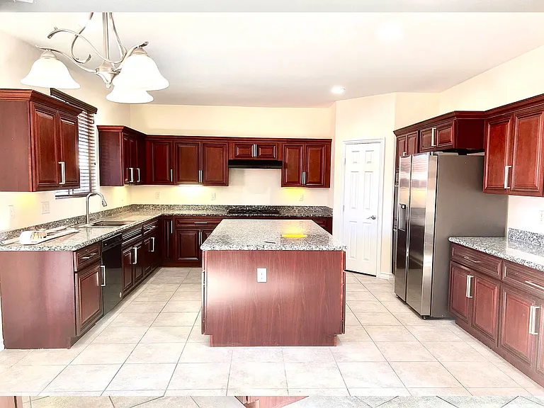182 Foreston Ct — Photo 4