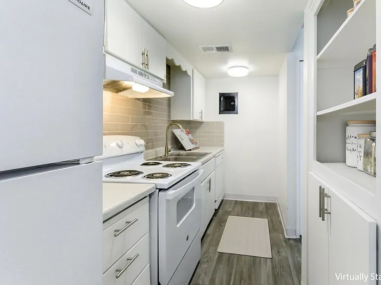 Palisade Park Aparments — Photo 26