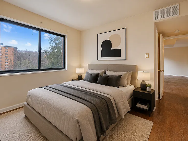 7611 Maple Ave #501 — Photo 24