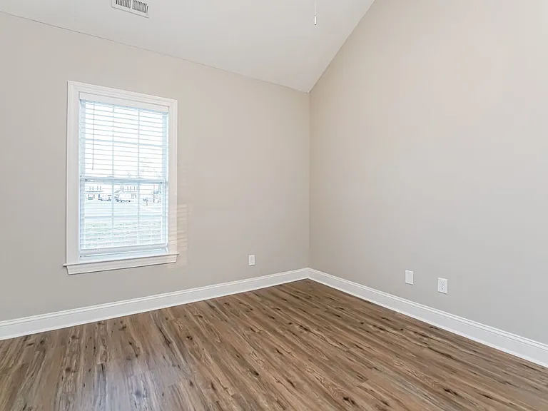 662 Landing View Dr — Photo 10