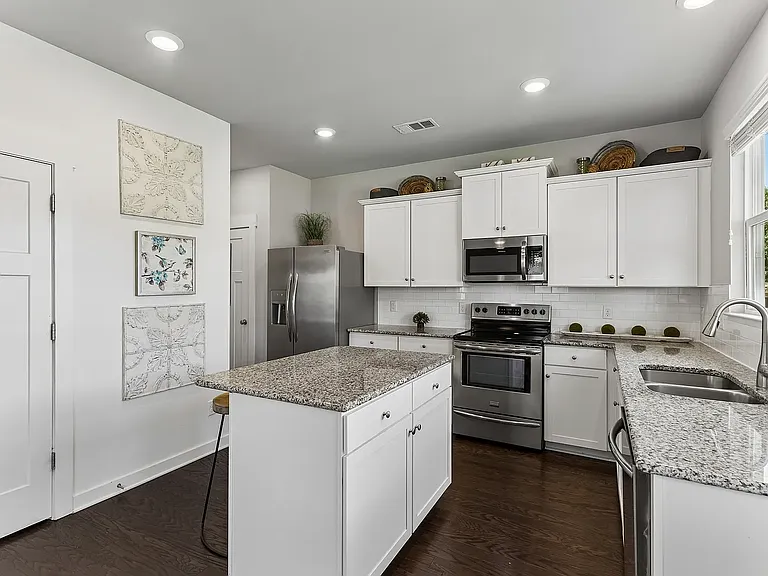 3041 Commonwealth Dr — Photo 21