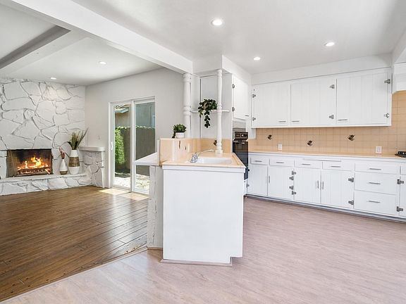 3rd image of 5332 Don Pio Dr