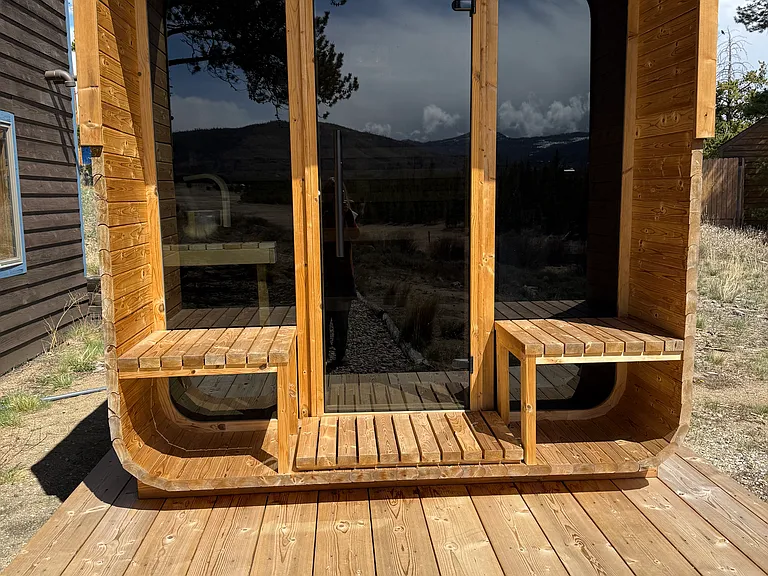 New Sauna right outside the door! Health and Safety Rules Apply.
