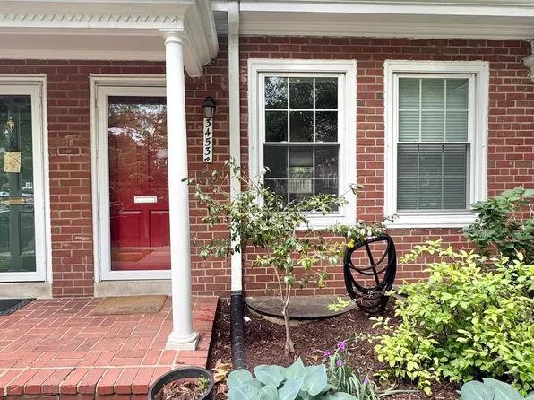 3453 S Stafford St #B, Arlington, VA 22206