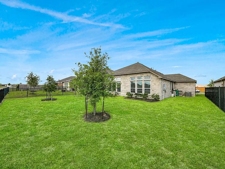 1614 Sequoia Run Dr — Photo 40