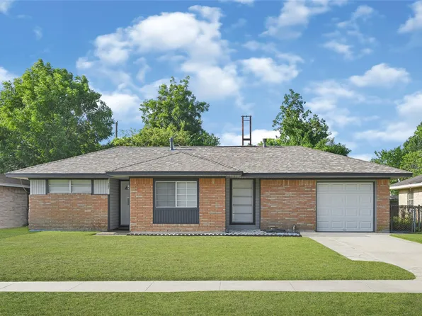 307 Midway Dr, Baytown, TX 77521