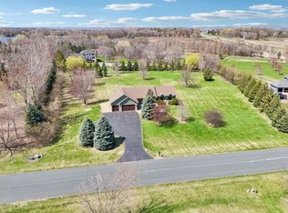 1573 Mark Ct, Shakopee, MN 55379