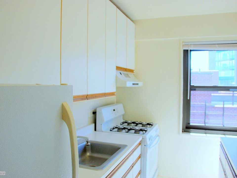 2nd image of 10933 71st Rd APT 3G