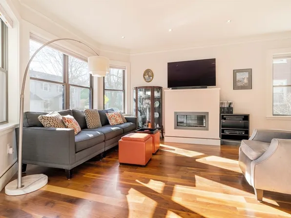 221-225 Wachusett St #1, Jamaica Plain, MA 02130