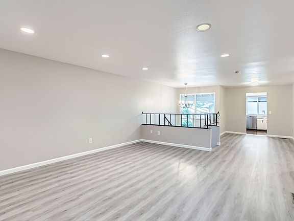 3rd image of 11428 105th Pl NE