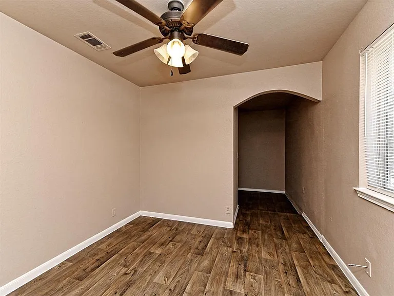14700 Menifee St — Photo 18