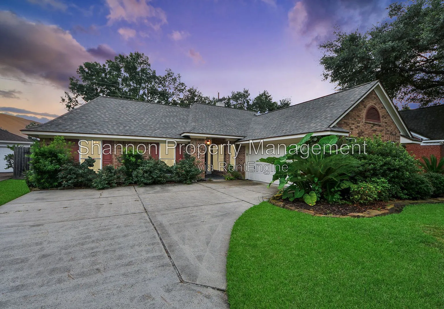 3 bed, 2.0 bath, 2171 sqft, $2,200 — Photo 1