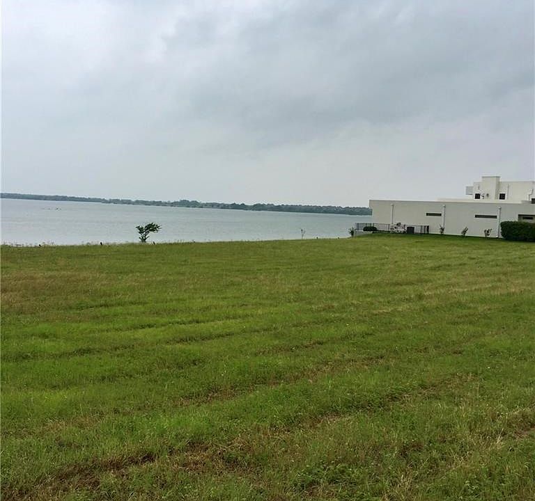 2nd image of 7225 Waters Edge Dr