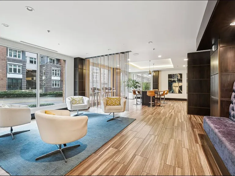Lexington Apartments — Photo 35