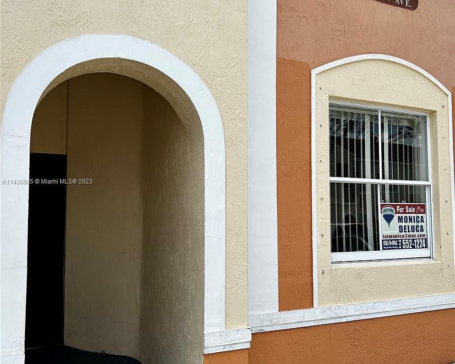 1st image of 2728 SE 17th Ave Unit 100