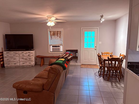 4th image of 2326 Bluegoose Rd