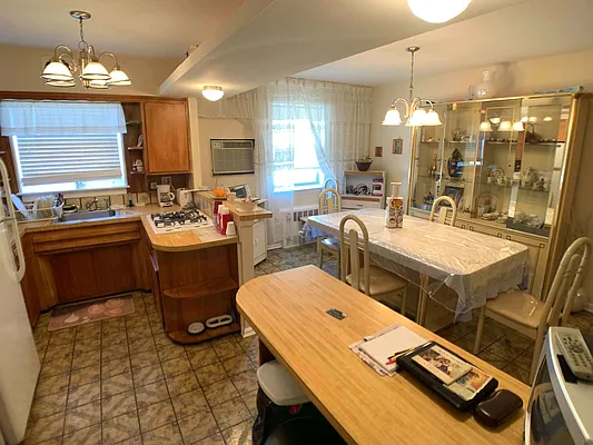 Sold by Remax Edge | media 8