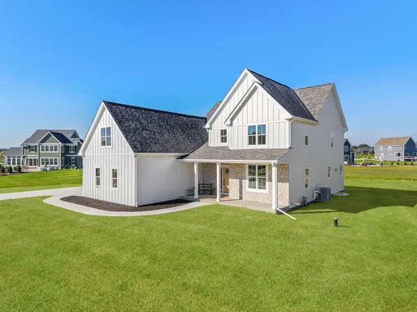 W276N8387 Marshall DRIVE, Hartland, WI 53029