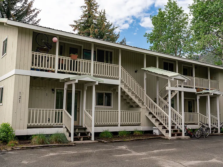 121 Pinewood Ln #B1 — Photo 18
