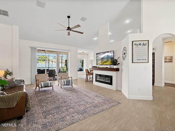 4th image of 181 BEACHWAY Drive