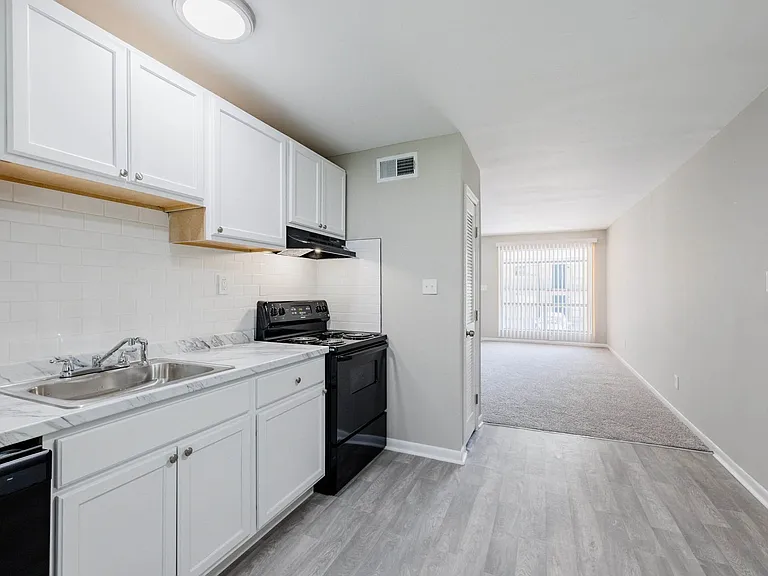 Monteleone Apartments in Atlanta, GA | Apartments Near Emory & Briarcliff Road Living — Photo 14