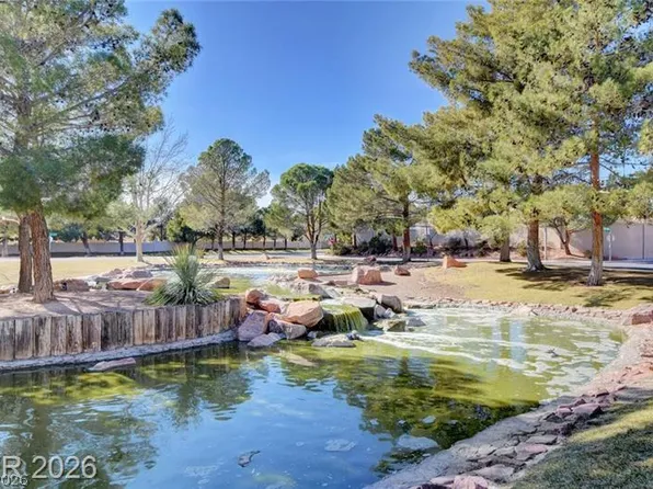 3204 Crescent Run Ct, Las Vegas, NV 89117