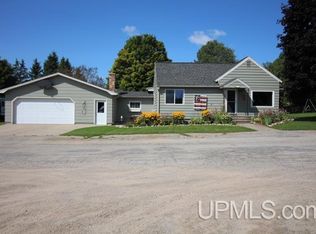49 Guard St, Carney, MI 49812