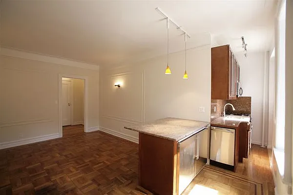 Sold by Garfield Realty  | media 15
