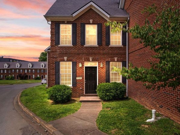 lexington-kentucky-446956486 picture