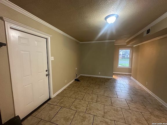 4th image of 4402 LAKEWOOD DR