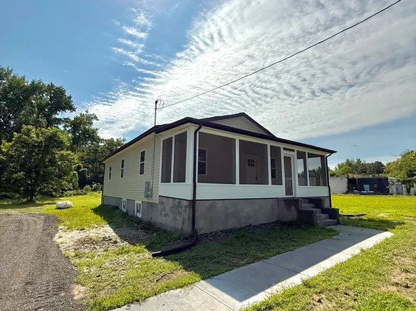 215 Mecklenburg St, Petersburg, VA 23803