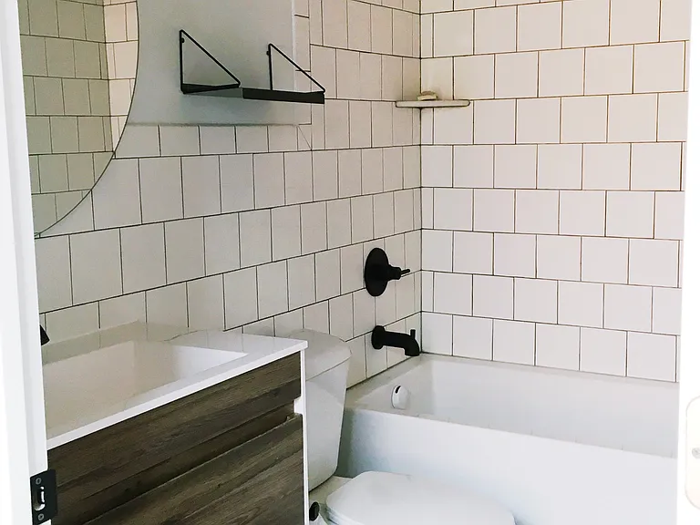 1607 Main St #7 — Photo 10