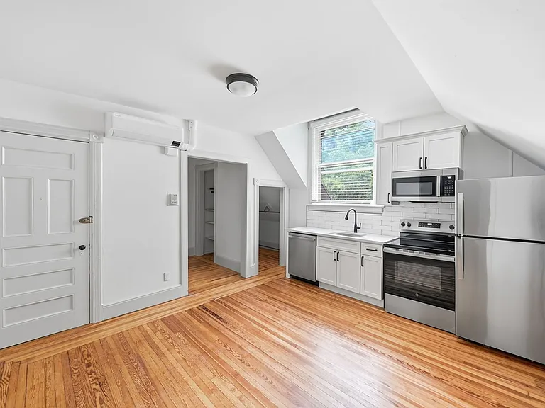 245 Clinton St — Photo 19