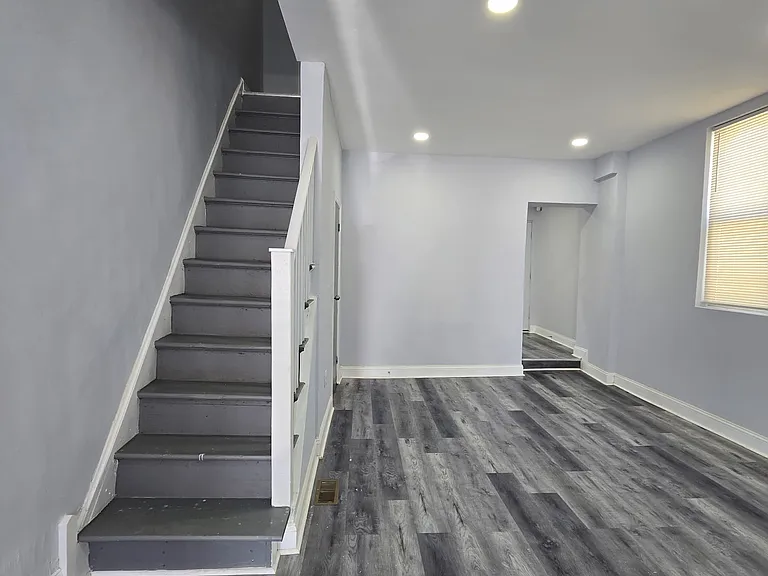 1722 1/2 W Juniata St — Photo 11