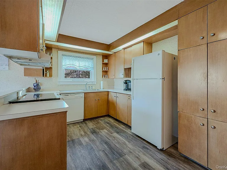 425 Old Shipyard Ln — Photo 6