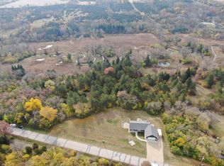 N3125 Tomlinson Rd, Poynette, WI 53955