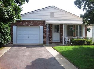4 Madras Ct, Toms River, NJ 08757