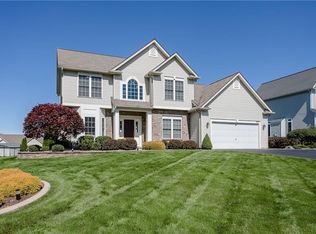 999 Pondbrook Point, Webster, NY 14580