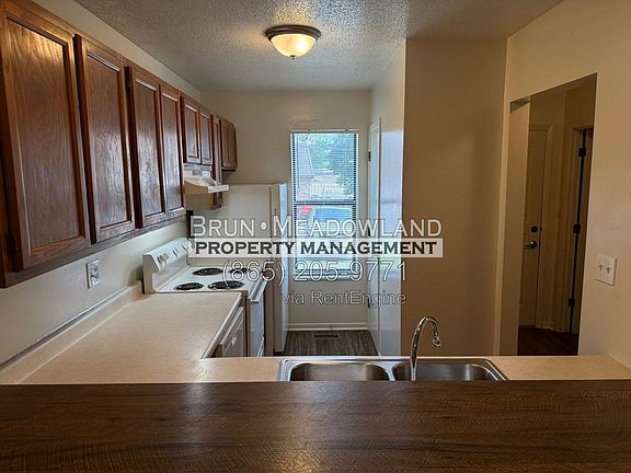 5th image of 10409 Victoria Dr APT D